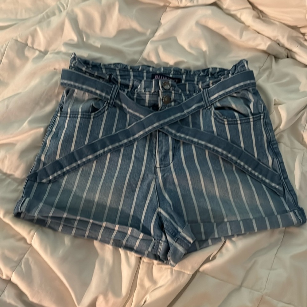 Striped Jean shorts with a tie in the front